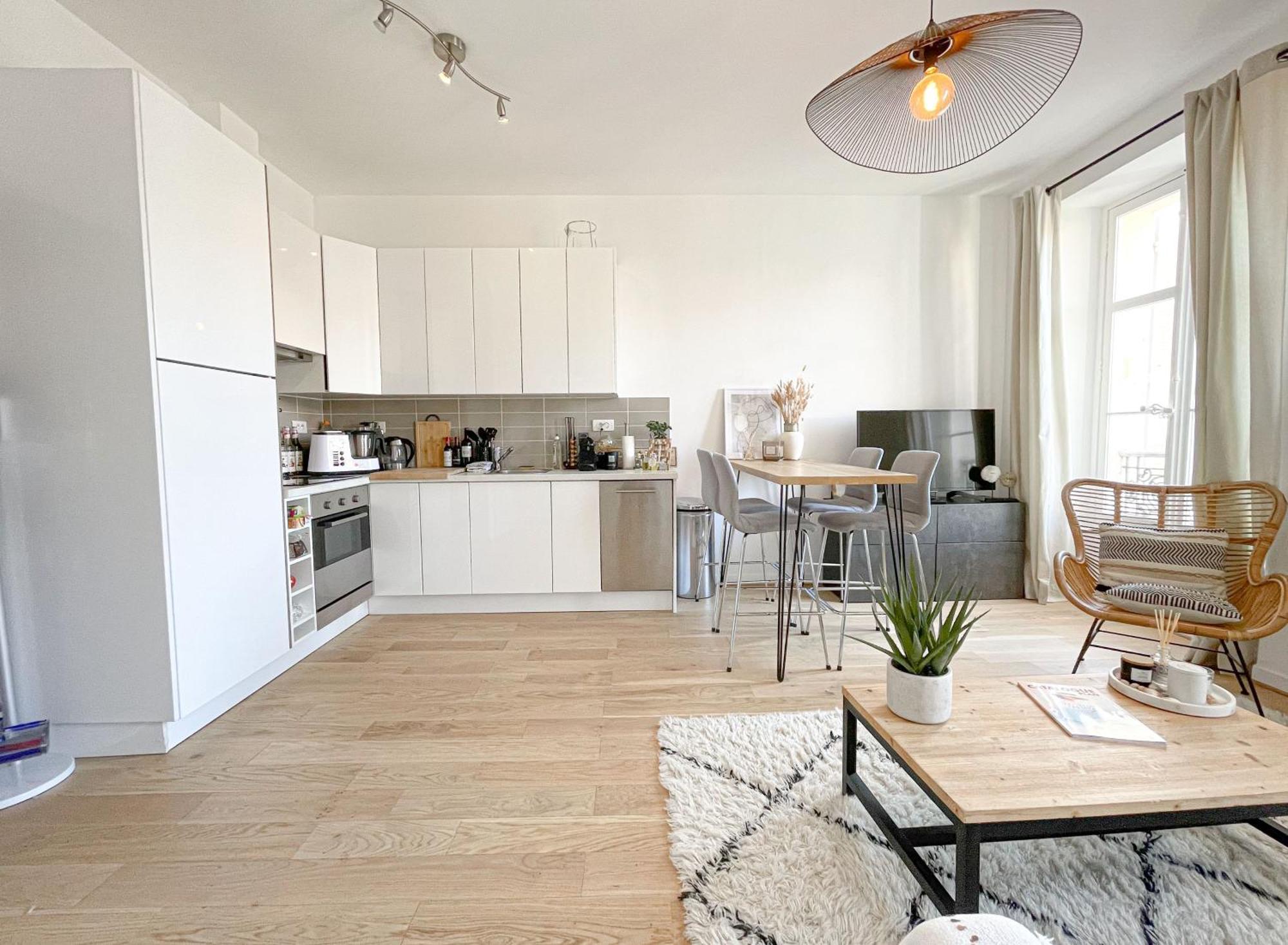 Banane, T2 Centre Ville, 400 M Des Plages * Cannes