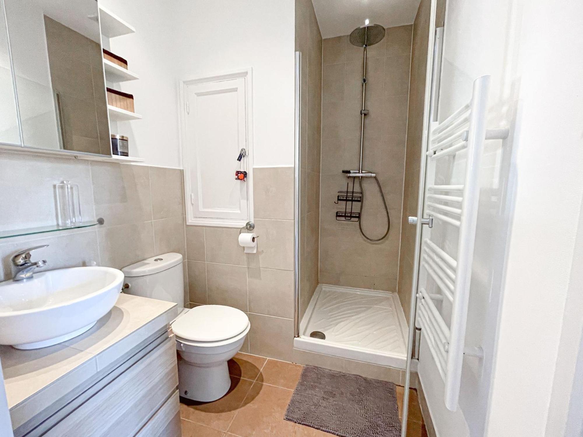Banane, T2 Centre Ville, 400 M Des Plages Appartement